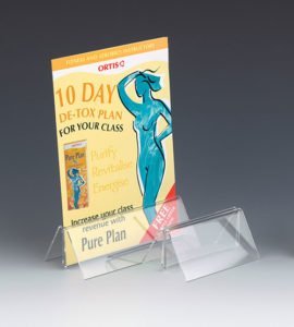 Kệ menu mica A4 đế tam giác liền KMN-2811